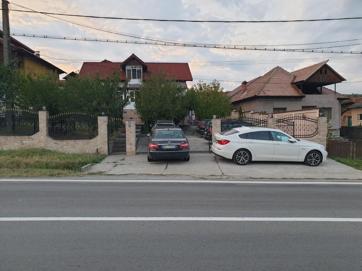 Casele Lena Bed and Breakfast Aldesti  Esterno foto