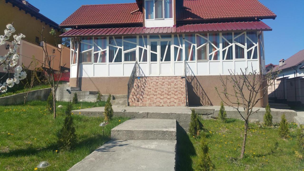 Casele Lena Bed and Breakfast Aldesti  Esterno foto