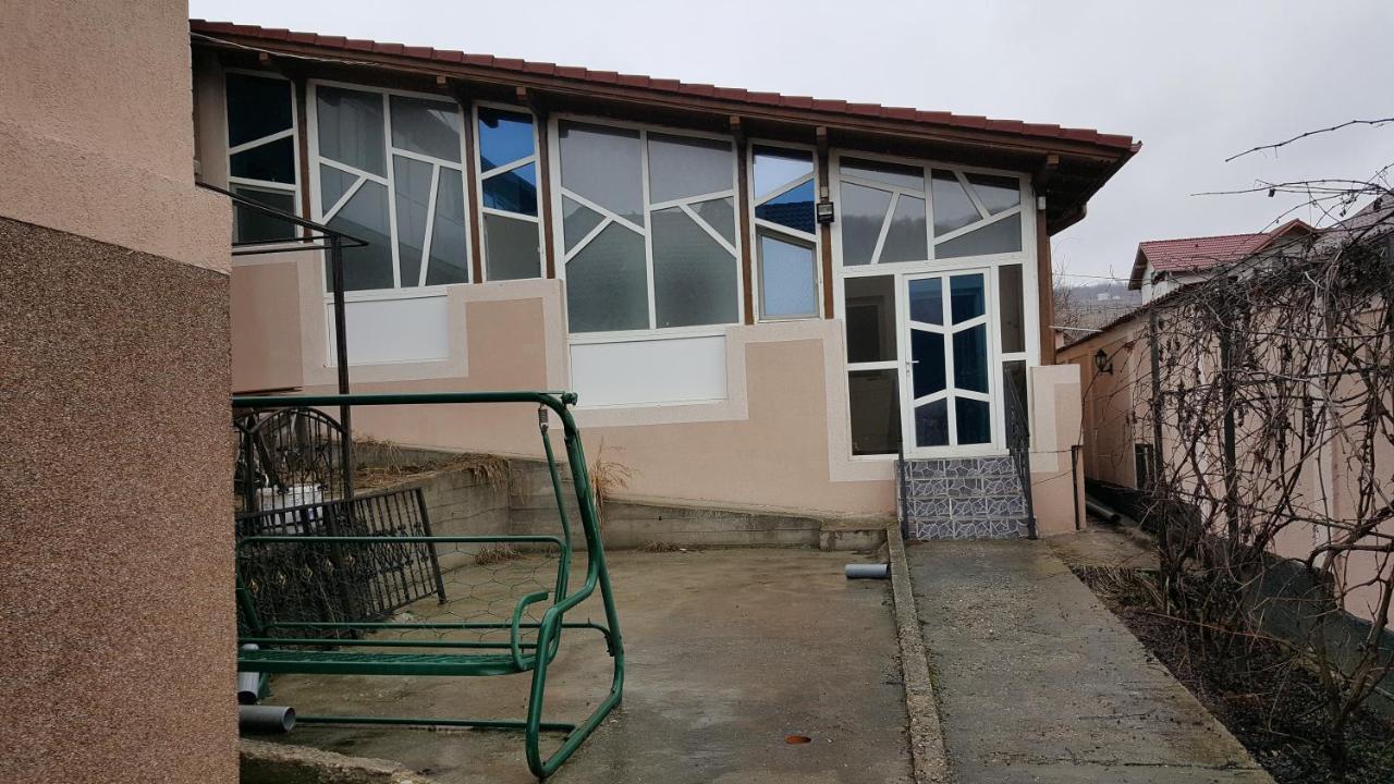 Casele Lena Bed and Breakfast Aldesti  Esterno foto