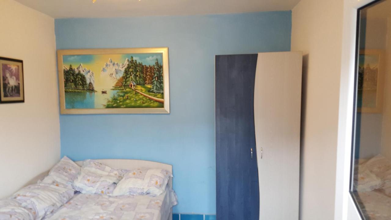 Casele Lena Bed and Breakfast Aldesti  Esterno foto