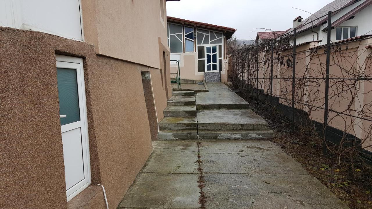Casele Lena Bed and Breakfast Aldesti  Esterno foto