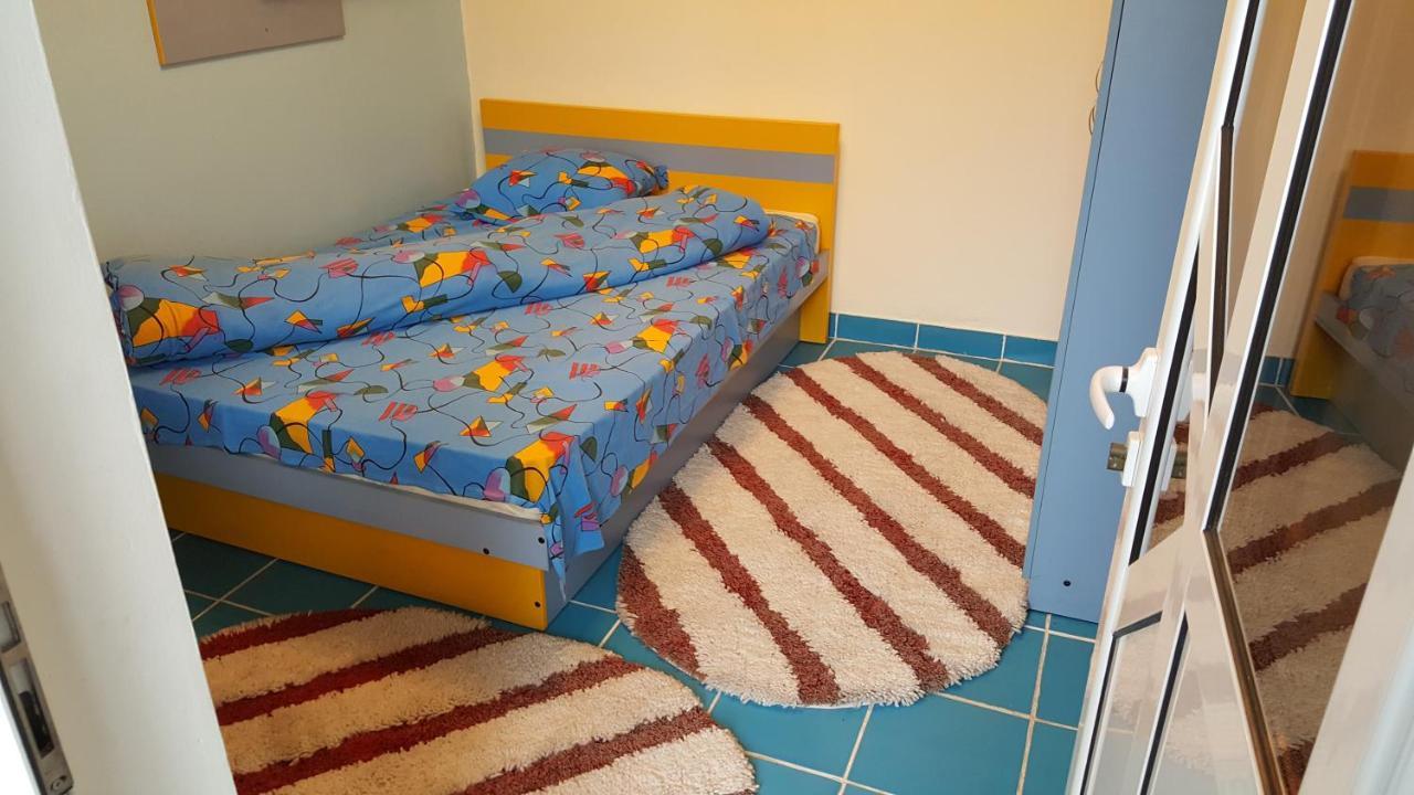 Casele Lena Bed and Breakfast Aldesti  Esterno foto