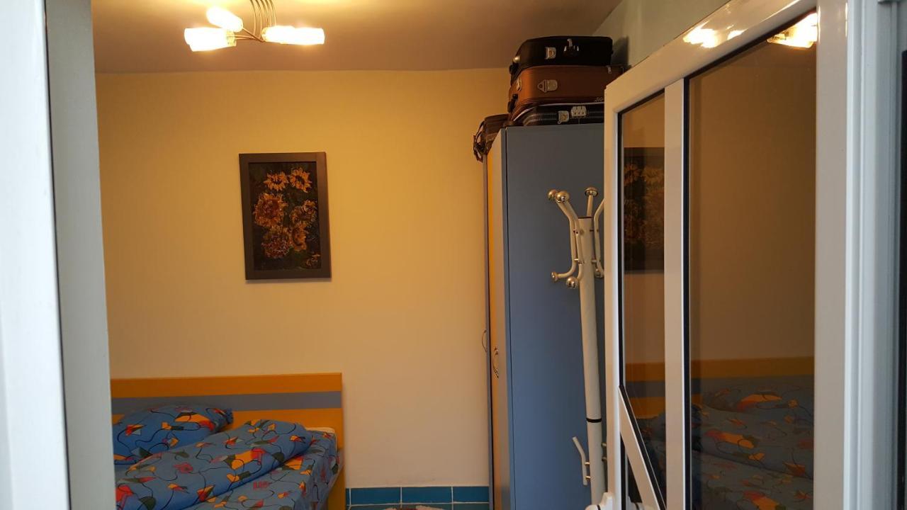 Casele Lena Bed and Breakfast Aldesti  Esterno foto